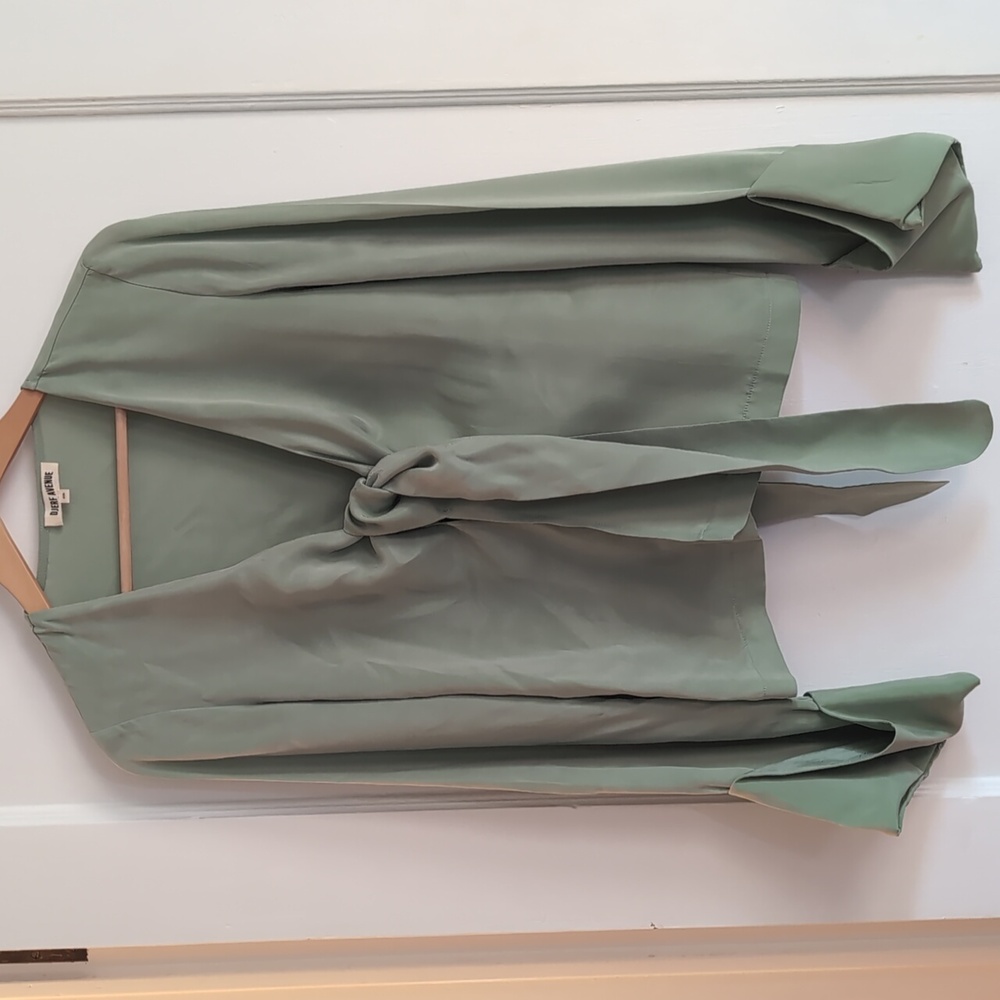 Djerf Tie Top Pistachio